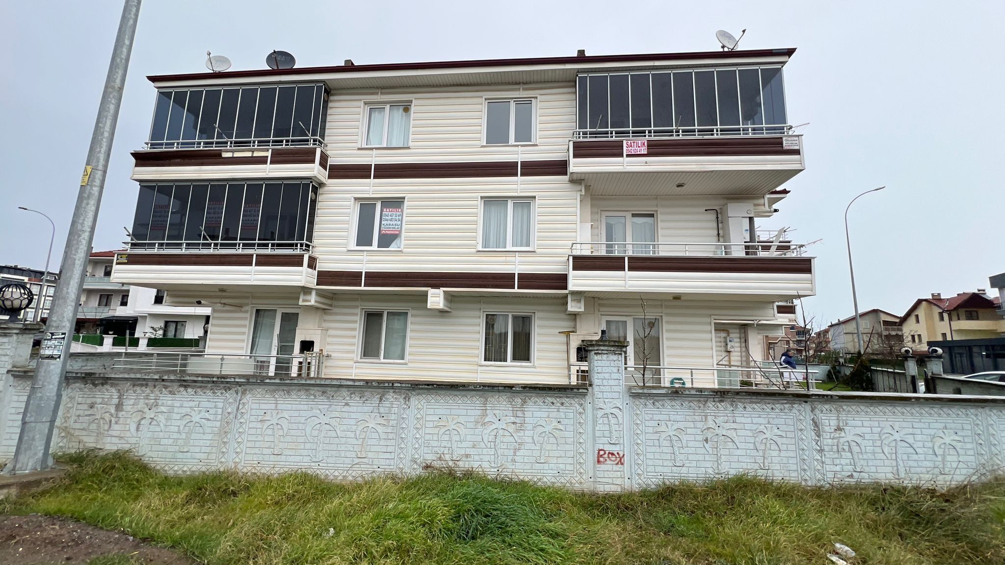 Karasu ÇİĞDEM emlak,2+1 ara kat önü açık cephe ,denize 100 metre