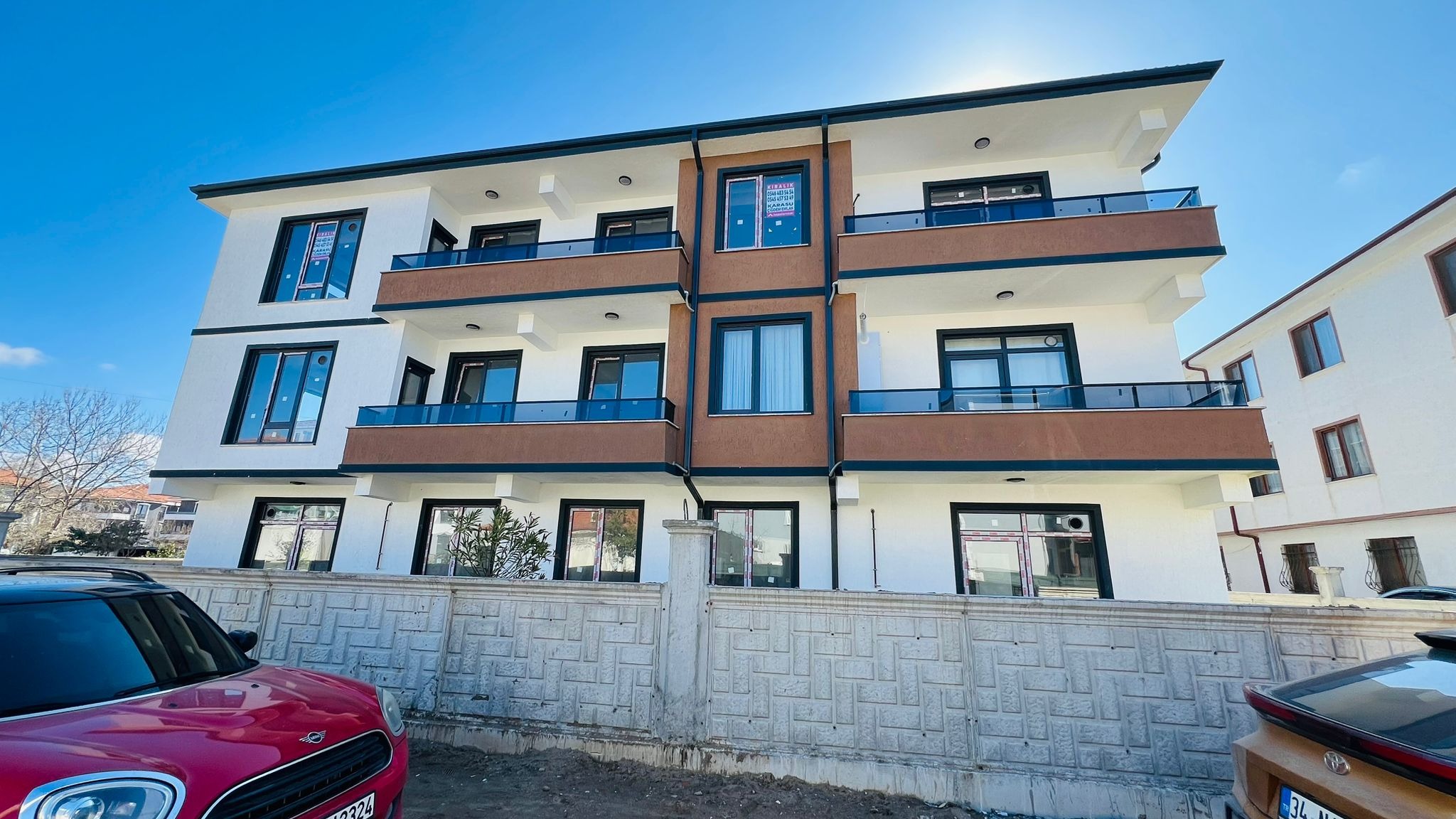 KARASU MERKEZDE ^^KİRALIK SIFIR DAİRE^^3.KAT 2+1 AÇIK CEPHELİ